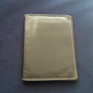 Leather wallet europe